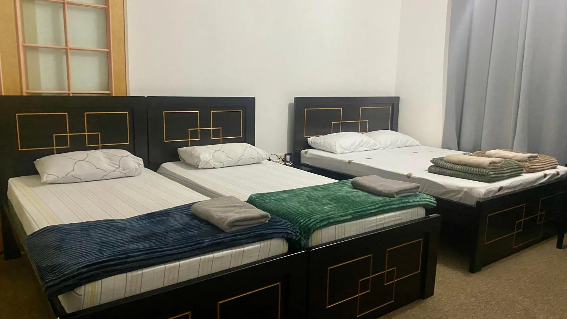 A Home Away From Home أبو ظبي 0*,  الإمارات العربية المتحدة